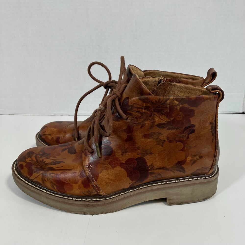 Comfortiva Sz 6M Rebeca Chukka Boots Brown Leather Floral Print Lace-up Boho